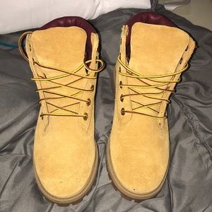 Boys Timberlands!